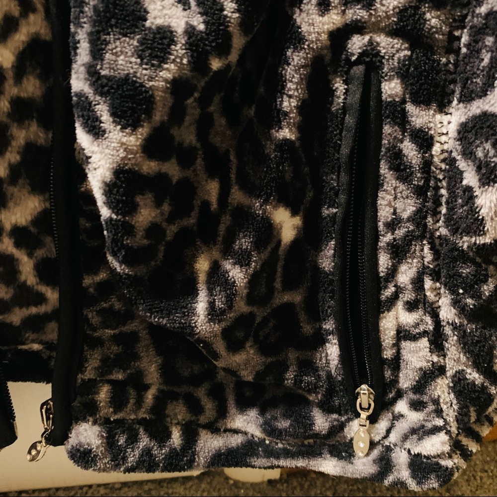 Leopard Print Vest Large - Picture 8 of 10